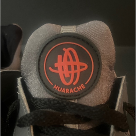 Nike Huarache Running Shoes. Gray with Red Women’s size 8. - Picture 10 of 12